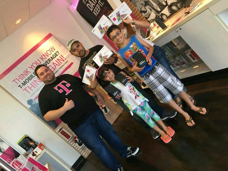 t mobile sales associate