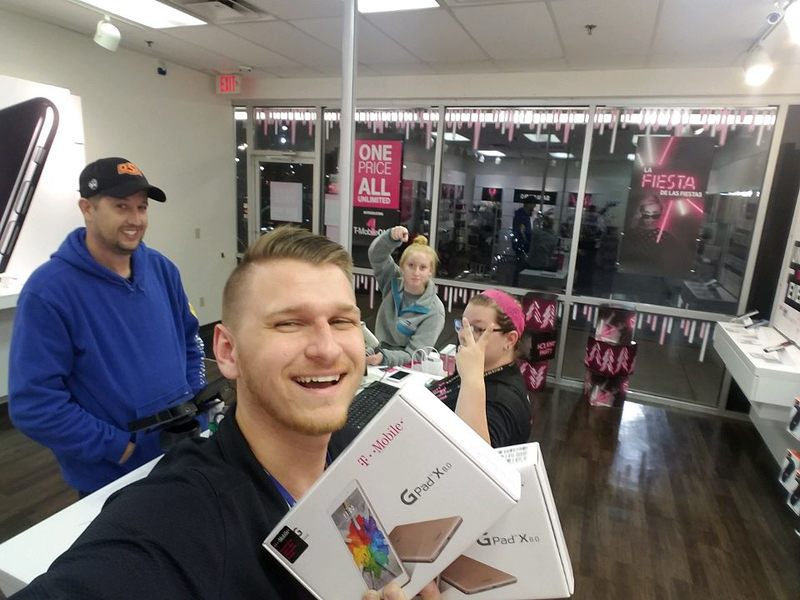 t mobile sales associate